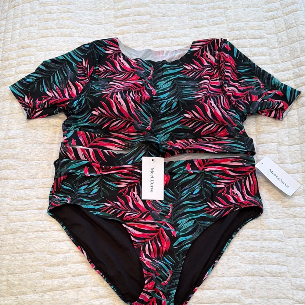 NWT Meet.Curve Leaf Print Round Neck Bikini Set